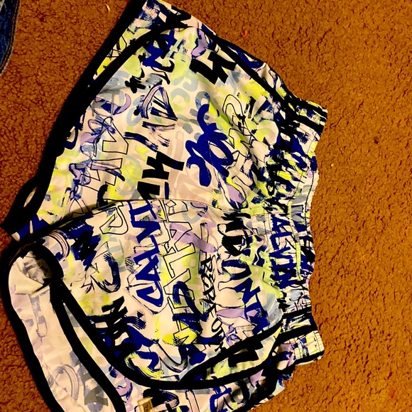 Calvin Klein XS Shorts - Picture 1 of 3